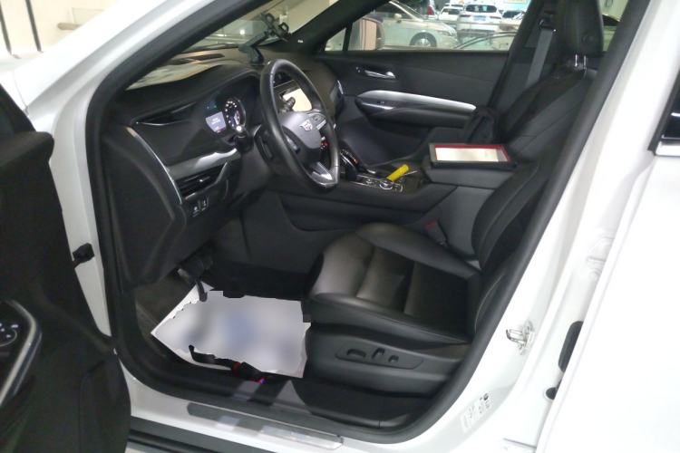 Used Cadillac XT4 2021 28T Two-Wheel Drive Leading Version
