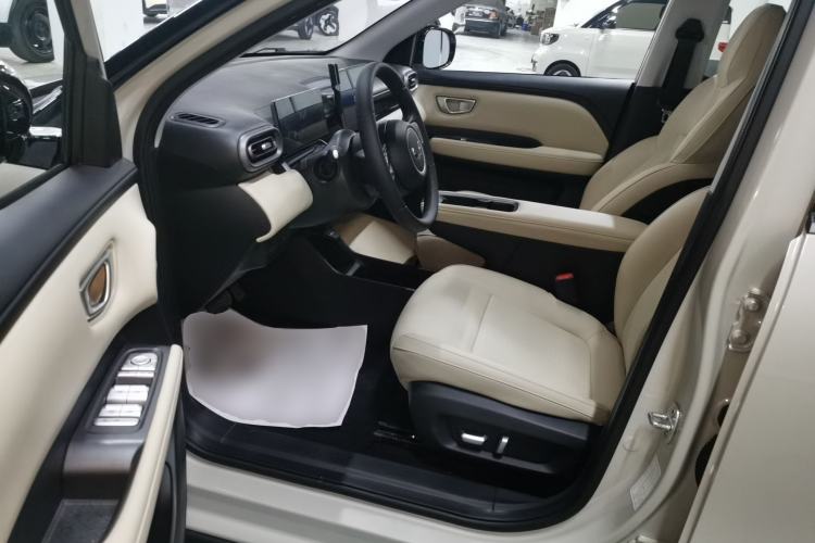 Used Wuling Bingo PLUS 2024 330 km Range Five-Seater Version
