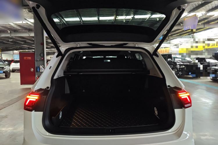 Used Volkswagen Tiguan L 2022 330TSI Automatic Two-Wheel Drive R-Line Enhanced Edition
