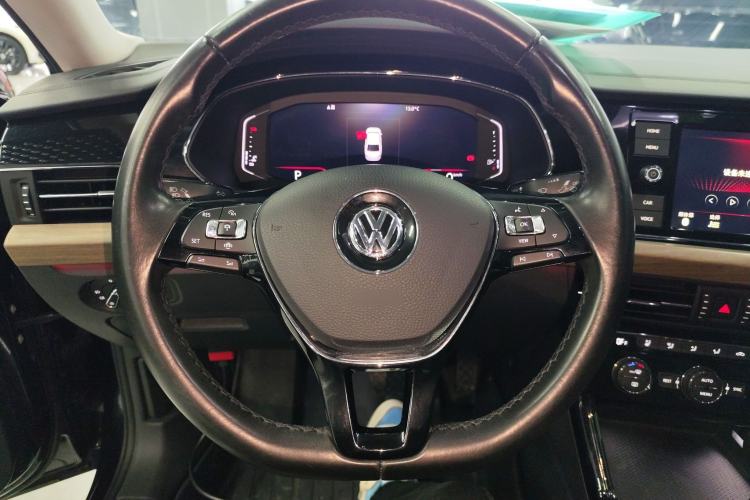 Used Volkswagen Passat 2019 380TSI Luxury Edition China VI Standard
