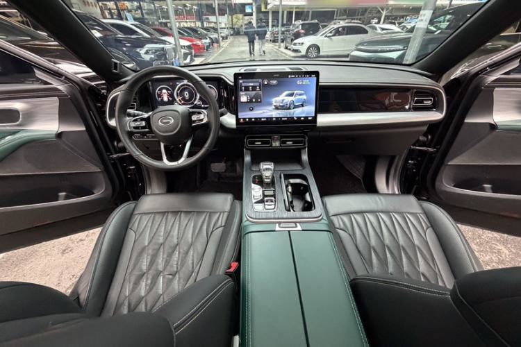 Used GAC Trumpchi GS8 2022 Flagship Series 2.0 TGDI Four-Wheel Drive Luxury Smart Connectivity Version (7 Seats)
