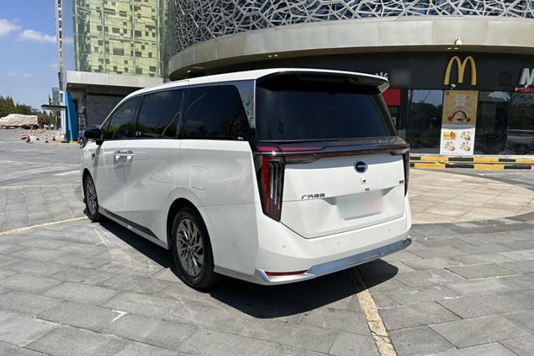 Used GAC Trumpchi Xiangwang M8 2025 Kunkun Series Max Luxury Cabin
