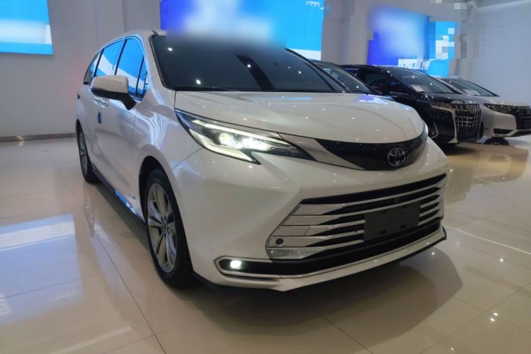 Used Toyota Sienna 2021 2.5L Hybrid Platinum Edition