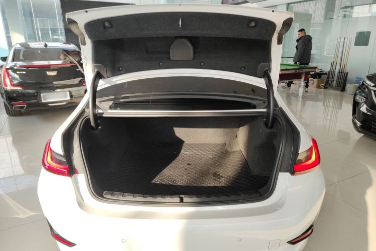 Used BMW 3 Series 2022 320i Sport Package
