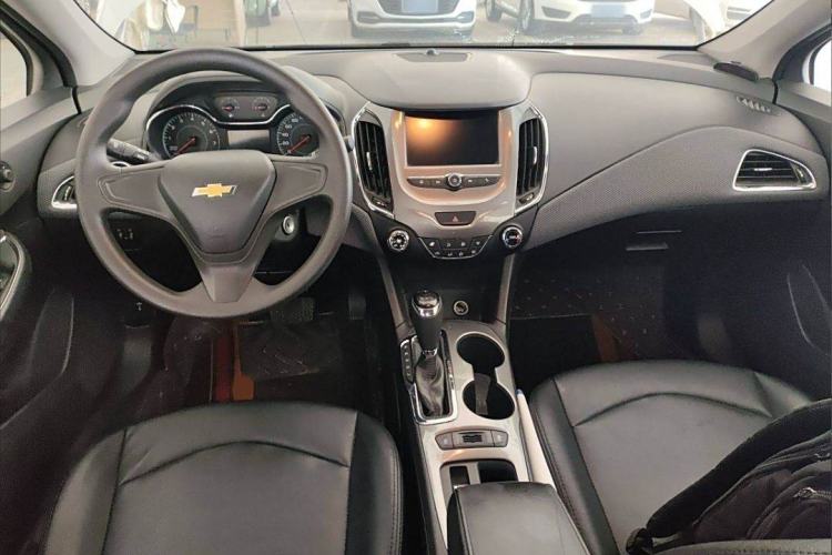 Used Chevrolet Cruze 2018 320 Automatic Pioneer Sunroof Edition
