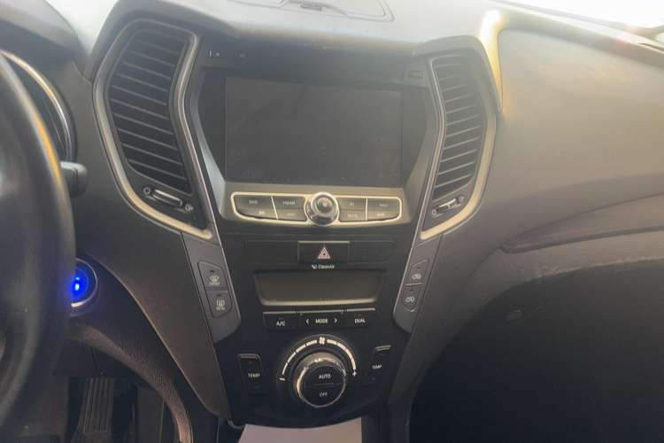 Used Hyundai Santa Fe 2013 2.4L Automatic Two-Wheel Drive Smart Version
