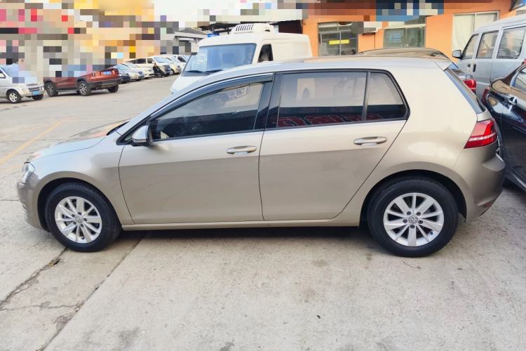 Used Volkswagen Golf 2016 1.6L Automatic Fashion Model
