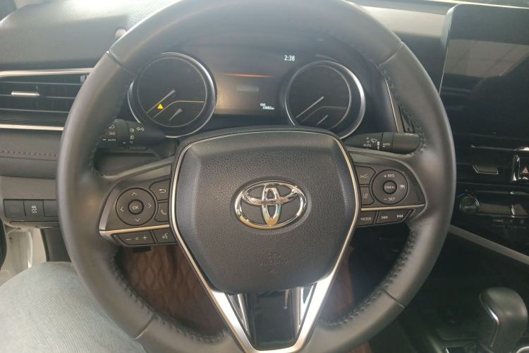 Used Toyota Camry 2023 2.0G Luxury Edition
