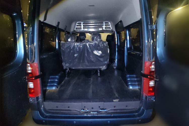 Used Foton Toano 2024 Tuyano Pro Multi-Function 2.0T Manual Rear-Drive Long Wheelbase Mid-Roof Design Single Rear Tire—Available in 5/6/7/9-Seater Configurations