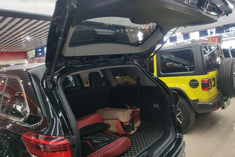 Used Toyota Highlander 2018 2.0T Four-Wheel Drive Luxury Edition 7 Seats China V Emission Standard
