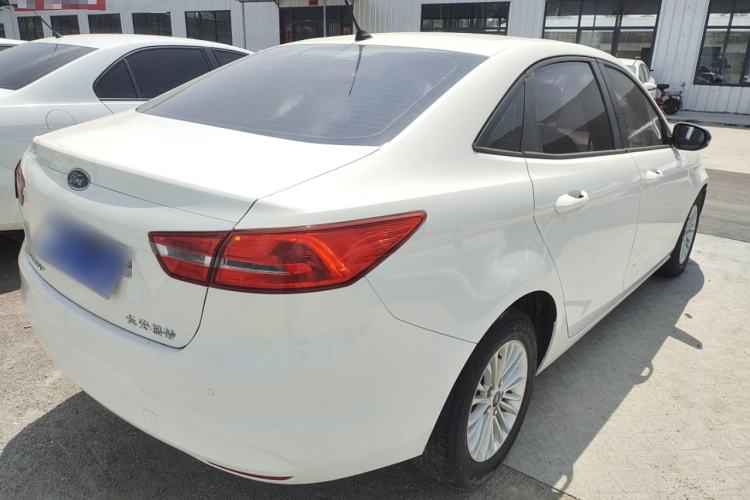 Used Ford Escort 2015 1.5L Manual Comfort Model
