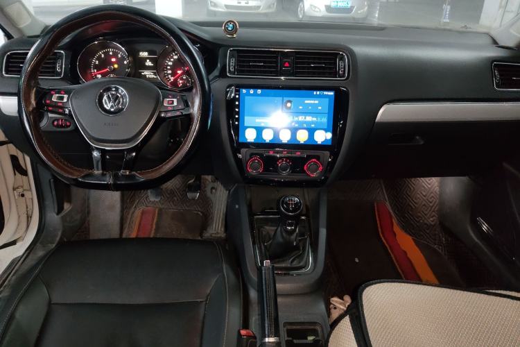 Used Volkswagen Sagitar 2015 230TSI Manual Comfort Version
