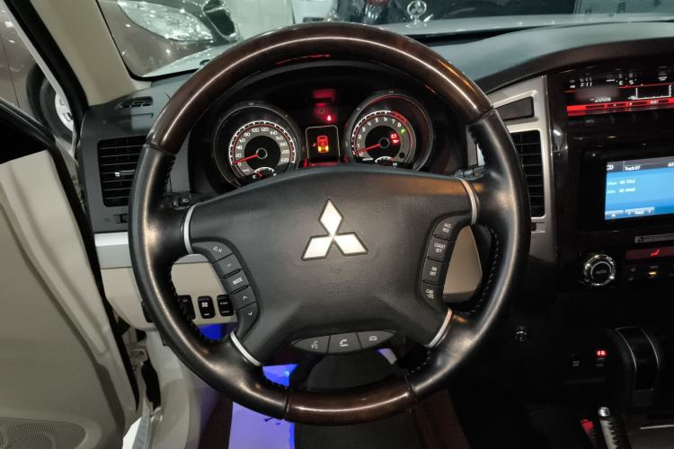 Used Mitsubishi Pajero 2019 V97 3.8L 5-Door GLS Middle East Edition