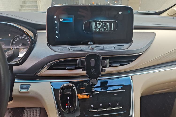 Used Buick GL8 2023 Facelifted Land Cruiser Executive Luxury Version
