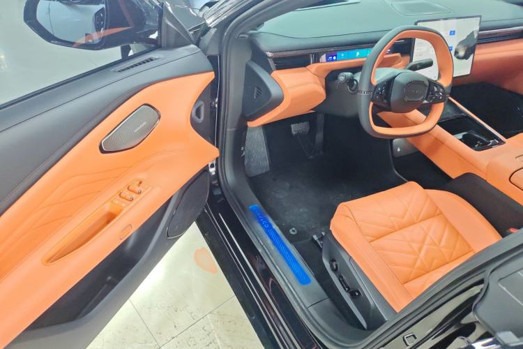 Used Lynk & Co Lynk & Co 10 EM-P 
