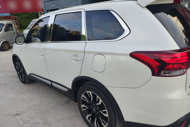 Used Mitsubishi Outlander 2020 2.0L Two-Wheel Drive Comfort Edition 5 Seats