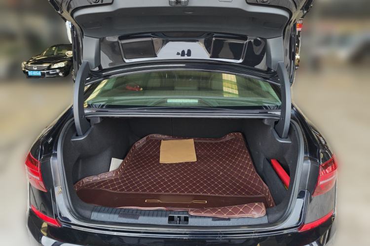 Used Volkswagen Passat 2019 330TSI Luxury Edition China VI Standard
