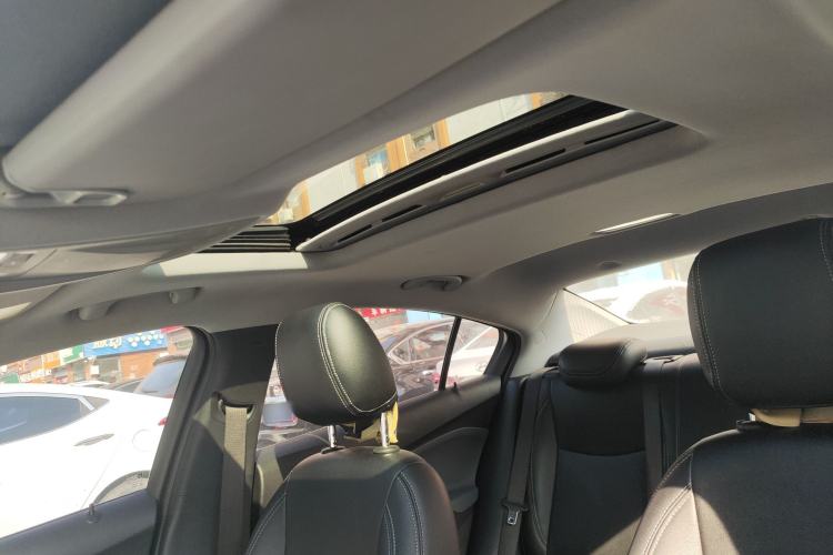 Used Chevrolet Cruze 2017 1.5L Automatic Pioneer Sunroof Edition
