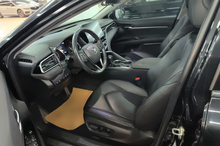 Used Toyota Camry 2021 2.0G Luxury Edition
