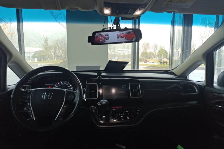 Used Honda Elysion 2016 2.4L Luxury Edition
