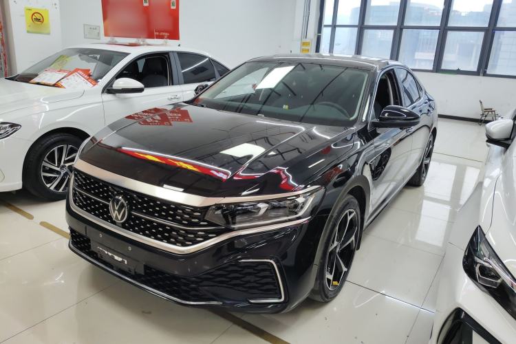 Used Volkswagen Passat 2025 Outstanding Model 330TSI Starry Elite Edition