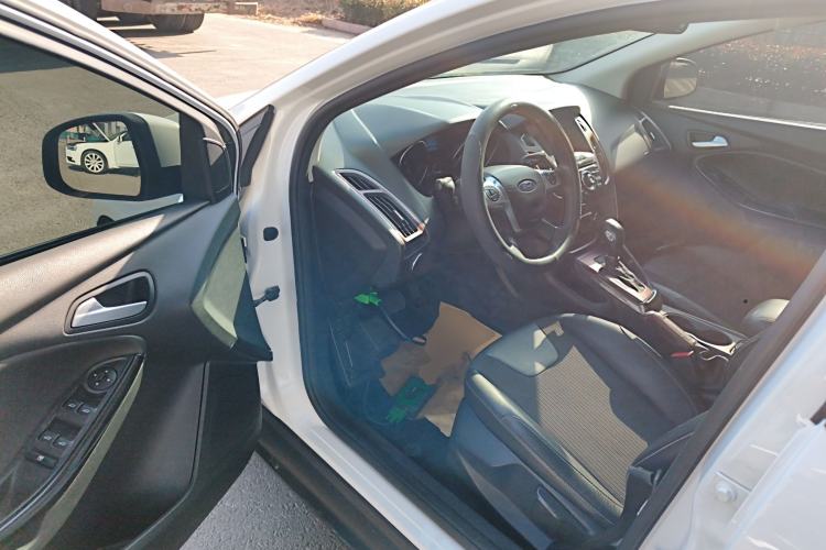 Used Ford Focus 2012 Hatchback 1.6L Automatic Fashion Edition
