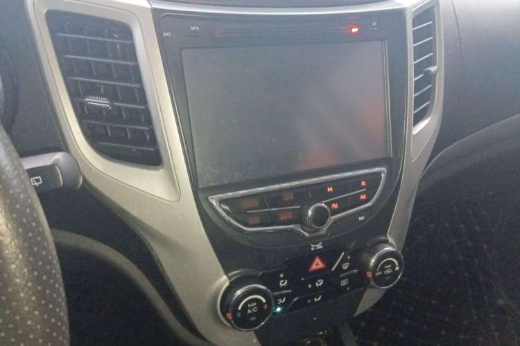 Used Changan CS35 2014 1.6L Automatic Luxury Model China IV Standard
