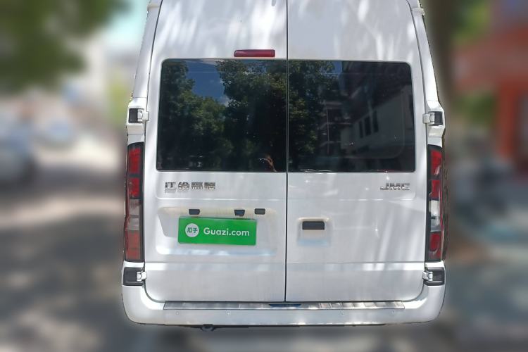 Used JMC Fushun 2025 2.0T 8AT Diesel Mid-Roof Mid-Height Commercial Multi-Purpose 7-Seater Passenger Vehicle
