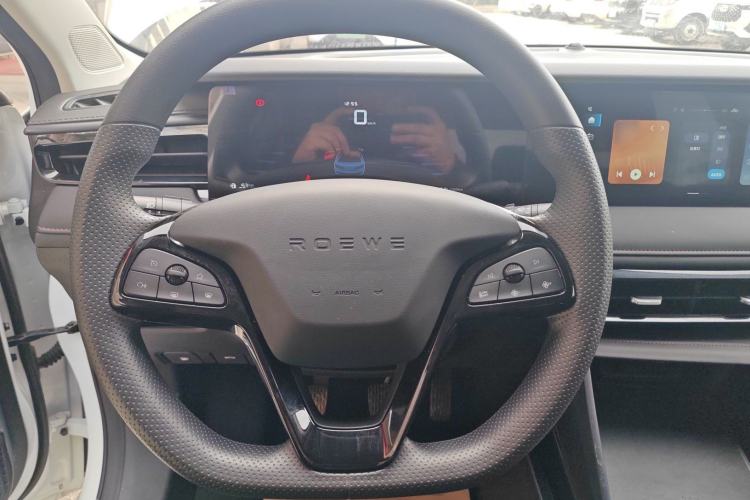 Used Roewe i5 2023 1.5L Manual Comfort Edition
