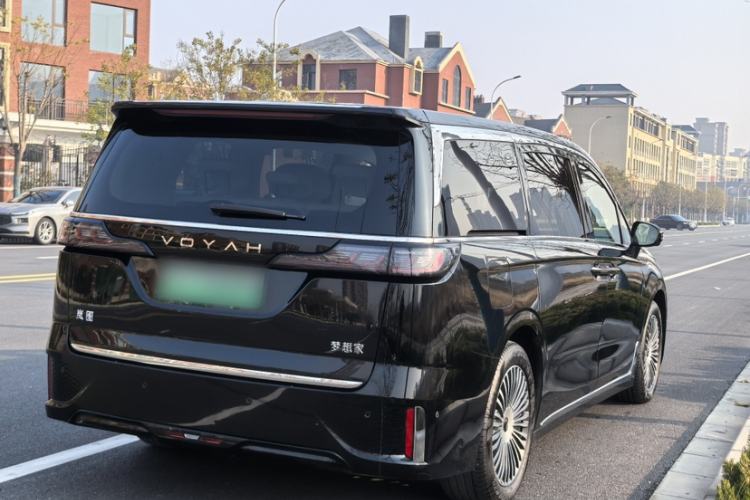 Used VOYAH Dream 2025 PHEV Four-Wheel Drive Prestige Kunpeng Edition
