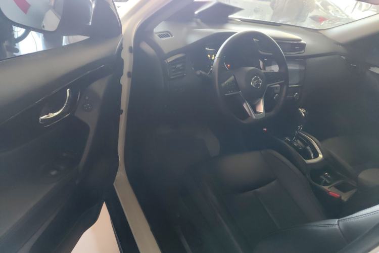 Used Nissan X-Trail 2023 Classic 2.0L Two-Wheel Drive Smart Connect Premium Edition
