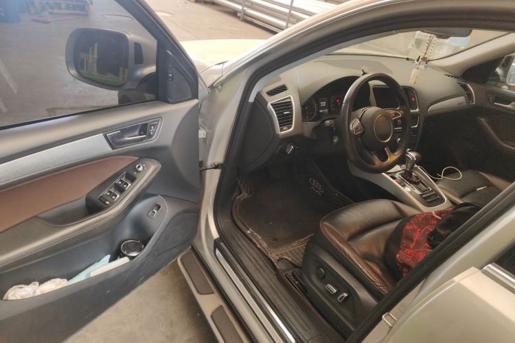 Used Audi Q5 2017 Plus 40 TFSI Technology Model