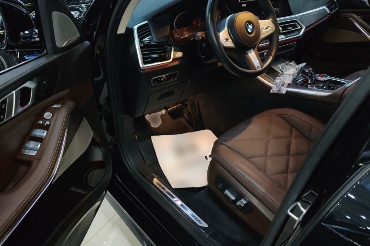 Used BMW X5 2022 Restyled xDrive 30Li Luxury Version M Sport Package
