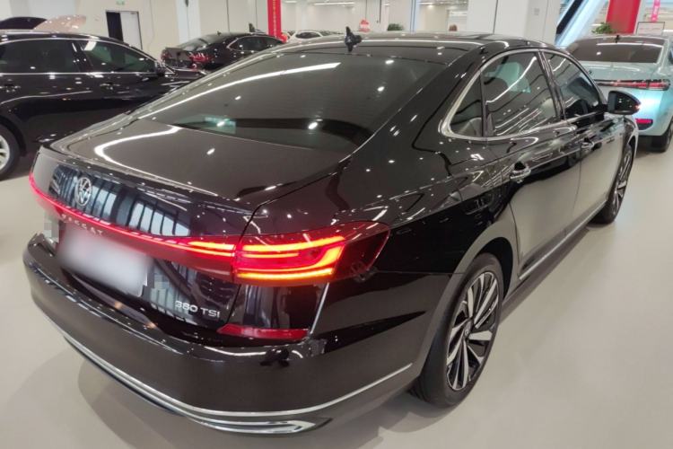 Used Volkswagen Passat 2024 380TSI Dragon Glory Edition
