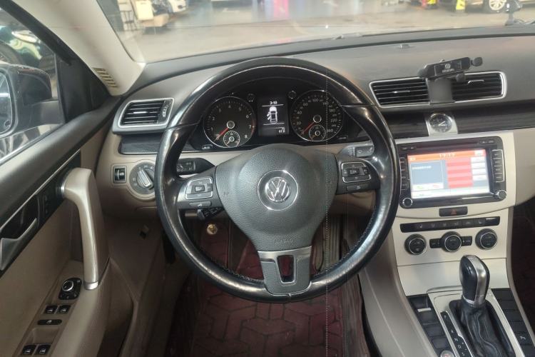 Used Volkswagen Magotan 2015 Facelift 1.8TSI Luxury Model
