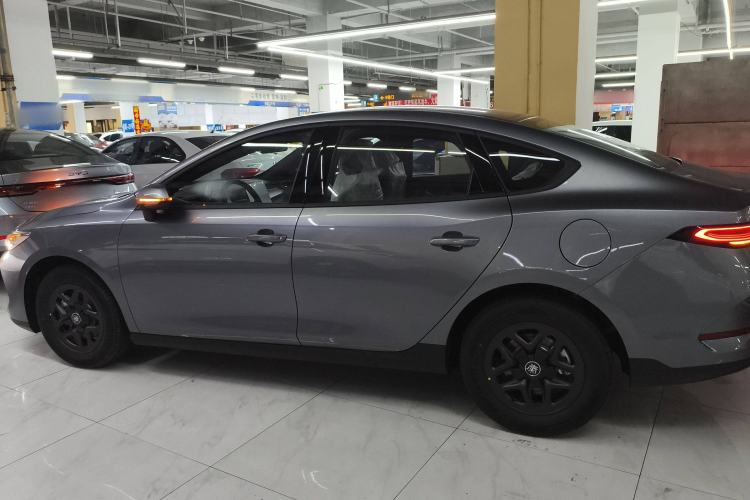 Used BYD Qin PLUS 2025 DM-i Smart Drive 55KM Leading Model
