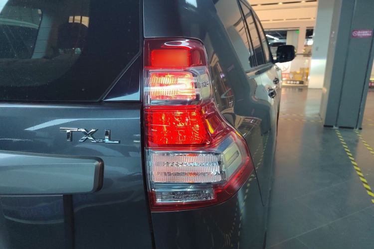 Used Toyota Prado 2014 2.7L Middle East Version Parallel Import
