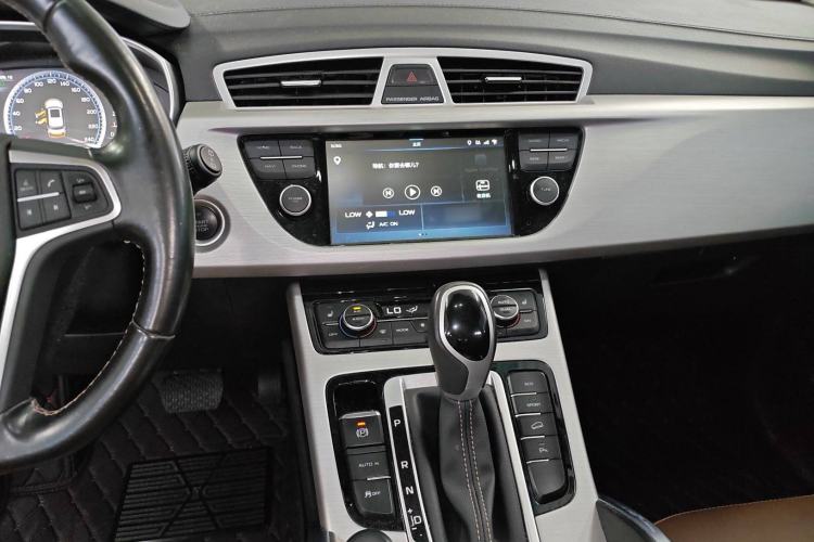 Used Geely Auto Emgrand X7 Sport 2016 1.8TD Automatic ZhiZun Version
