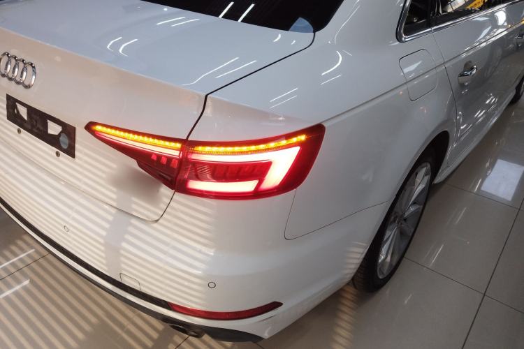 Used Audi A4L 2018 30th Anniversary Edition 40 TFSI Fashion Model
