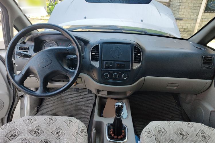 Used FORTHING Lingzhi 2017 V3 1.5L 7-seater Standard Model
