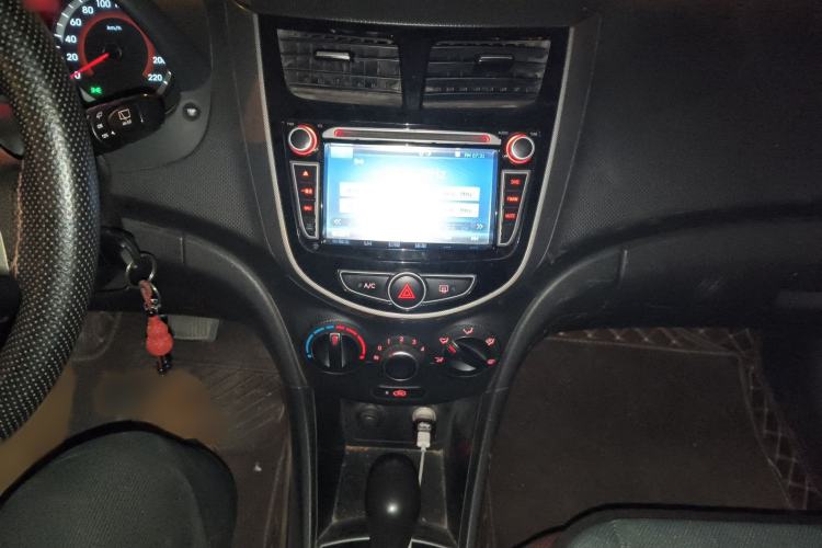 Used Hyundai Verna Ray 2014 1.4L Automatic GLX