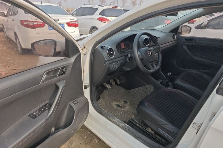 Used Volkswagen Jetta 2017 1.4L Manual Fashion Edition
