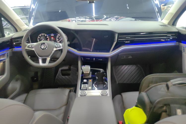 Used Volkswagen Touareg 2020 2.0 TSI RuiShang Edition China VI Standard
