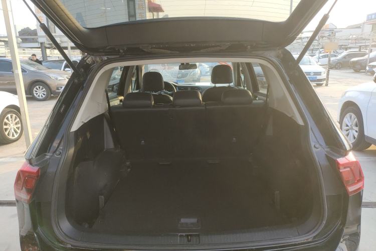 Used Volkswagen Tiguan L 2019 Updated Version 330TSI Automatic Two-Wheel Drive Panoramic Comfort Edition China VI Standard