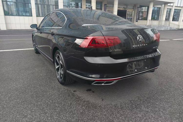 Used Volkswagen Magotan 2024 2 Million Units Zhongxiang Version 330TSI DSG Luxury Edition
