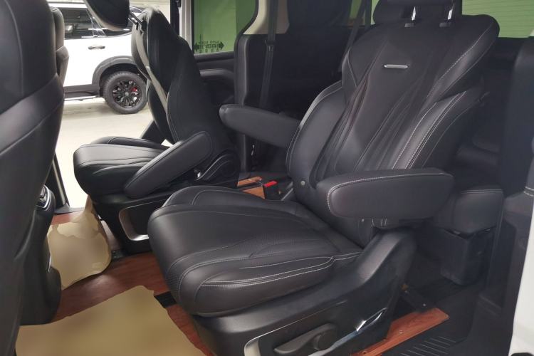 Used SAIC MAXUS G20 2021 Facelifted PLUS 2.0T Gasoline Automatic Luxury Edition
