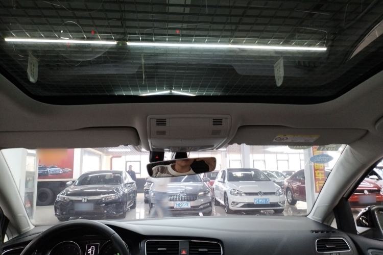 Used Volkswagen Golf 2017 230TSI Automatic Luxury Million-Vehicle Commemorative Edition