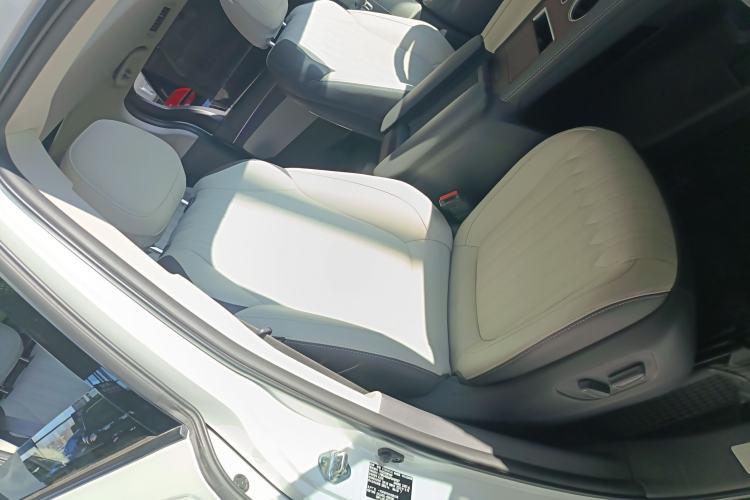 Used Toyota Granvia 2023 2.5L Hybrid Prestige PLUS Edition
