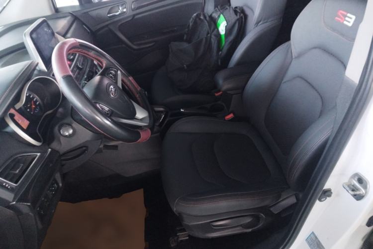 Used  Refine S3 2017 1.5L Manual Luxury Model
