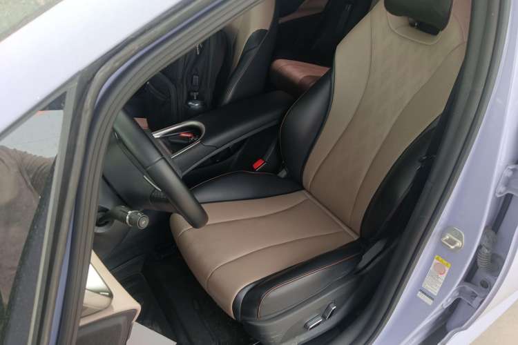 Used BYD Dolphin 2023 420 km Fashion Edition
